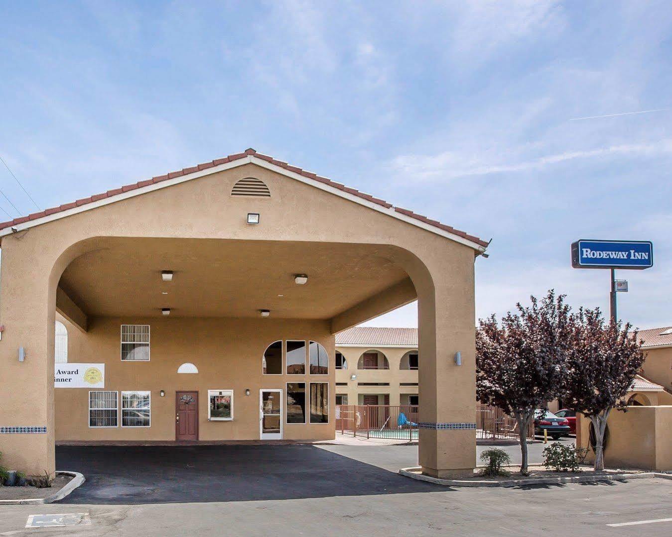 Rodeway Inn Делано Екстериор снимка